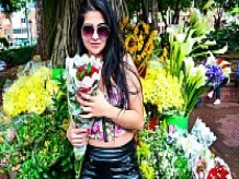 CARNE DEL MERCADO - La voluptuosa belleza colombiana Leidy Silva se golpeó en MMF a tres bandas