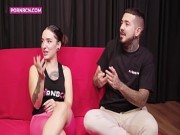 primera escena profesional casting y entrevista pareja adolescente real follando hardcore 4K hardcore