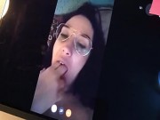 Milf madura española sacando la lengua en la webcam para que se corran en su cara. Leyva caliente ctdx