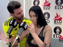 EloPodcast mostrándole el culo en una cachonda entrevista con Ambar Prada