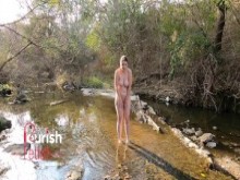 Anastasia Rose recibe BDSM en Nature Disciplined Outdoors