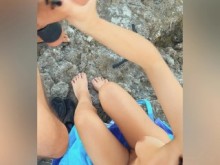 Masturbándose en una playa pública termina masturbándose con un desconocido