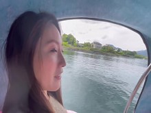Experiencia de navegación en el lago Kawaguchi en la prefectura de Yamanashi con minifalda