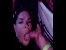 Crossdresser se convirtió en la puta traviesa del macho en carnaval y la asaltaron y le dieron mucha leche en la cara.