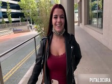 PutaLocura - La preciosa pelirroja Ana White se folla a Torbe en pillada.