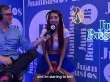 Jessica Sodi cumple fantasía y se corre con sus grandes tetas en la máquina sexual Juan Bustos podcast