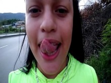 caminando por las calles como una puta