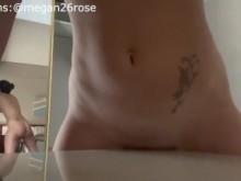 Hombres de una esquina de la mesa del hotel en Sevilla