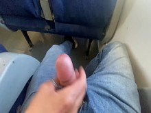 Sexo accidental en tren público: pandilla y corrida con MILF amateur