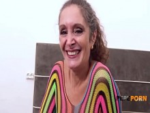 El cabello gris Gilf Mavi Burbujita de regreso para más colágeno. ¡Tuli de esto, no escapas!