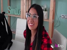 El culo latino de Lara Rey grita por una gran polla. ¡Se lo daremos!