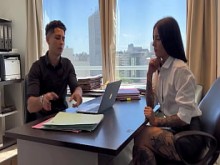 Mi secretaria puta me seduce y me folla para no trabajar