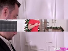 El coño peludo y el culo de la latina súper caliente Ginebra Bellucci follada en Navidad GP1119