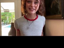 Sexo extraño con hermanastra pelirroja pequeña - Terapia familiar - Alex Adams