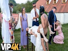 NOVIA4K. Sexo ritual de boda con novia rubia sexy, dogging y juego de cera