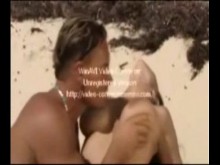 Follando con una tetona caliente en la playa