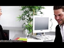 La seductora secretaria latina Susy Gala fue follada duro por su jefe en la oficina