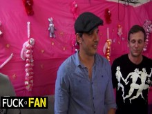 ¡La polla española de Ricky gana la paja de hablar sucio de Tory Lane!