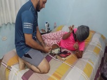 ¡Vaya! Juegos de hermanastro - porno en español. Son traviesos, encuentran un caso.