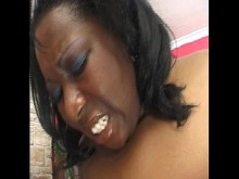 Consolador follando a chicas negras gordas