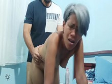 mi hermanastro me folla mientras pienso en el deseo familiar de mi novio - Porno en español.