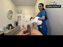 Lo atrapan masturbándose durante el masaje