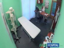 Paciente español de FakeHospital recibe creampie