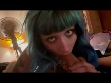 Beckytheclown recibe un tratamiento facial