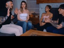 Invitamos a nuestros mejores amigos a casa y terminamos intercambiando parejas toda la noche