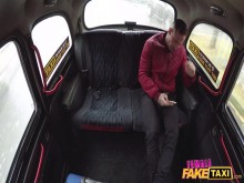 Mujer Fake Taxi Chico español se folla al taxista rubio